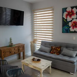 2br/2ba 1 Block To Ocean! - Unit 3 Apartamento Mazatlán
